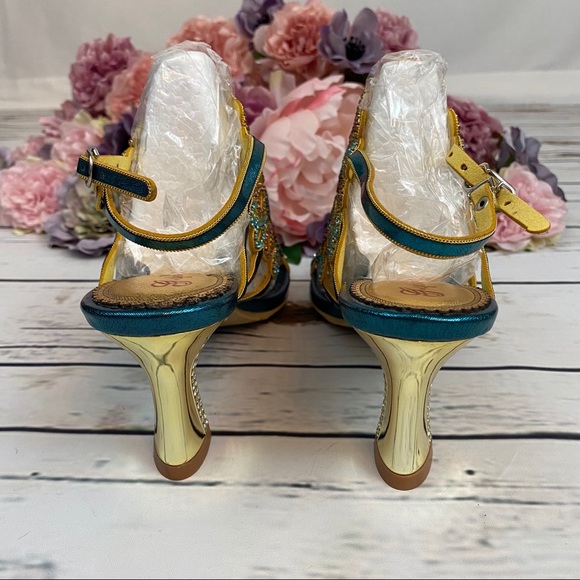 Stunning Handmade Crystal Rhinestone Peacock Heel - Picture 13 of 16